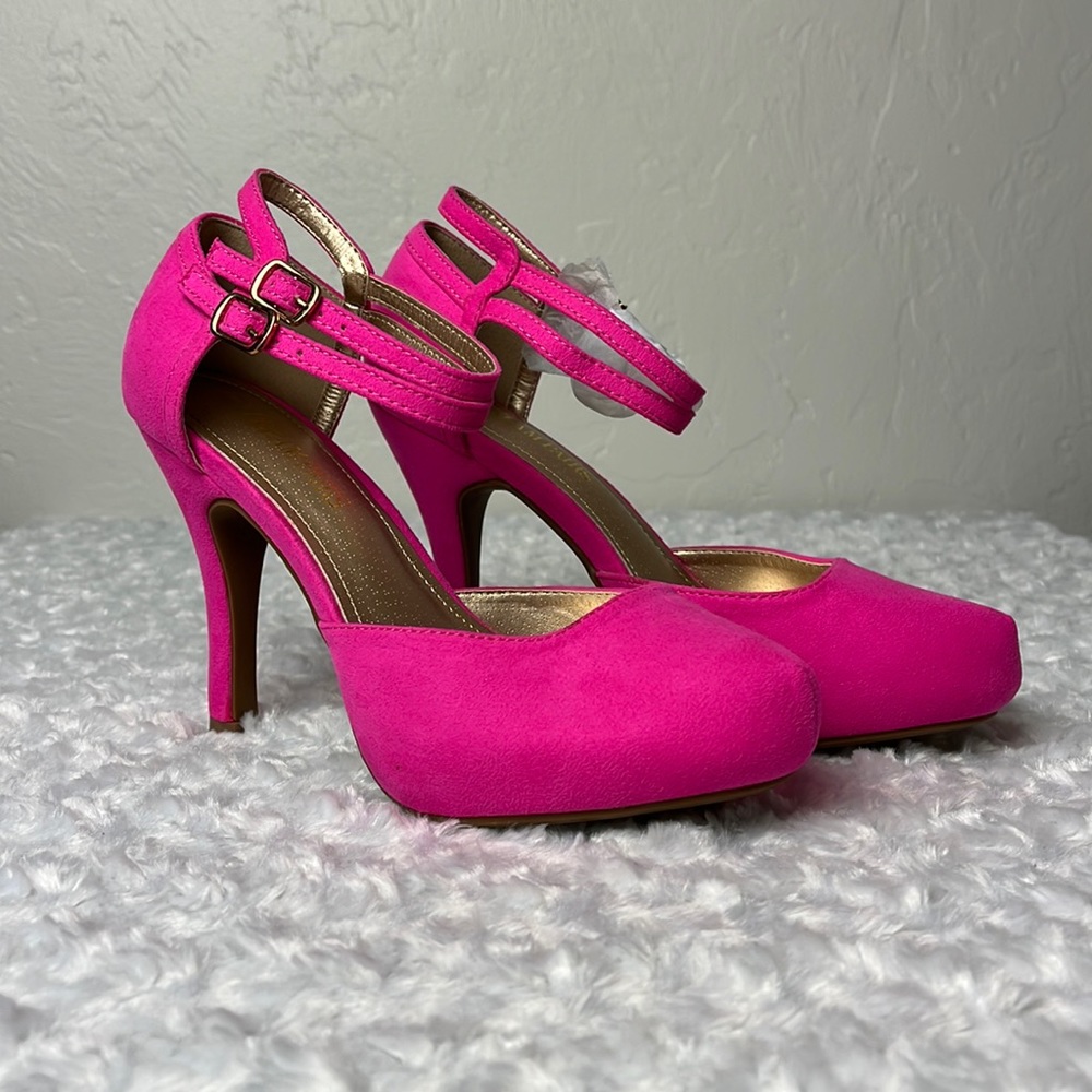 Dream Pairs Fuchsia Suede Heel Pumps  Sz 7 NO BOX